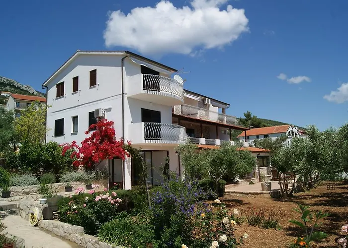 Apartmani Braco Caratan